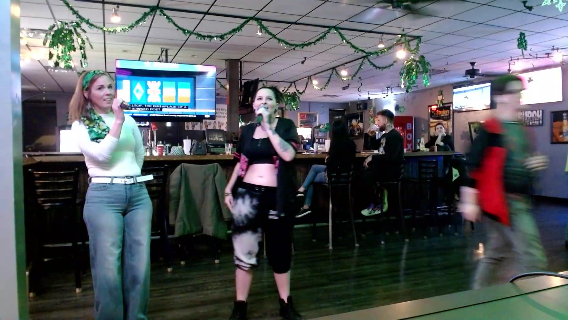 Laure, Kitti3, LeahBee